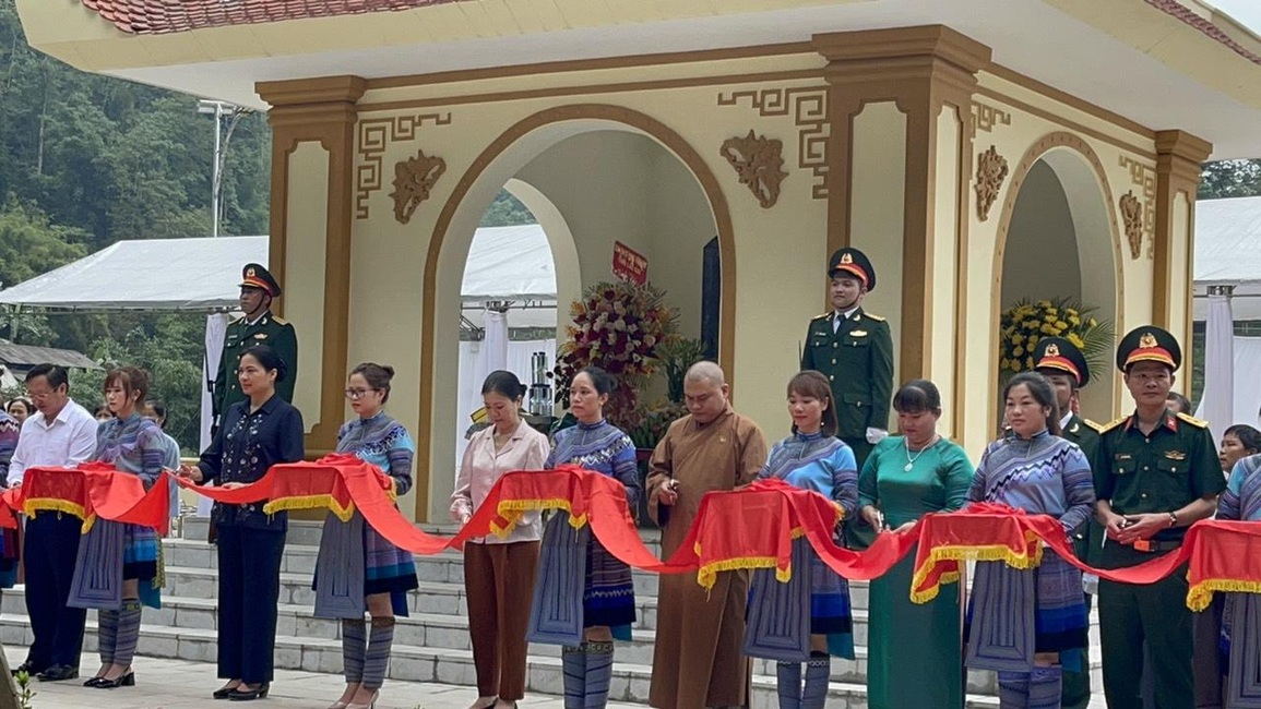 Khánh thành Nhà bia tưởng niệm 49 chiến sĩ tiễu phỉ ở Mường Khương - 1 Khánh thành Nhà bia tưởng niệm 49 chiến sĩ tiễu phỉ ở Mường Khương - 1