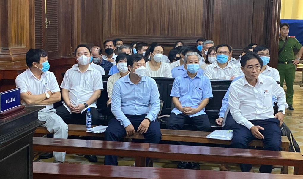 Loạt cựu lãnh đạo Tổng Công ty Công nghiệp Sài Gòn hầu tòa - 1 Loạt cựu lãnh đạo Tổng Công ty Công nghiệp Sài Gòn hầu tòa - 1