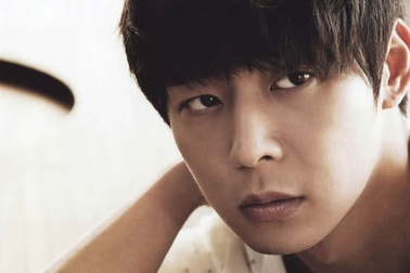 “Mỹ nam” nhóm JYJ có đôi mắt quyến rũ nhất 