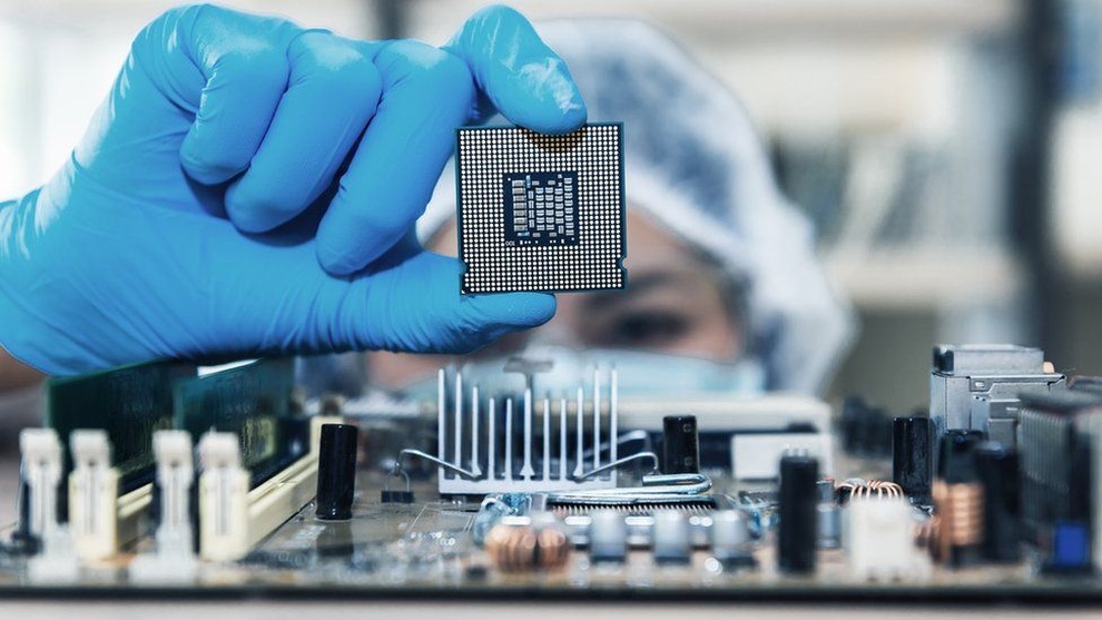 Tình trạng thiếu hụt chip trên toàn cầu đang làm ảnh hưởng nghiêm trọng đến nhiều ngành công nghiệp khác nhau. Tình trạng thiếu hụt chip trên toàn cầu đang làm ảnh hưởng nghiêm trọng đến nhiều ngành công nghiệp khác nhau.