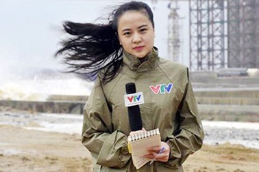 Đi đưa tin siêu bão, nữ biên tập VTV bất ngờ nổi tiếng