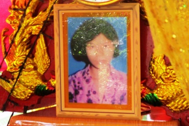 Tìm thấy con gái trong nhà xác bệnh viện