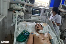 Gian nan hành trình níu sự sống người đàn ông lang thang gục trên hè phố