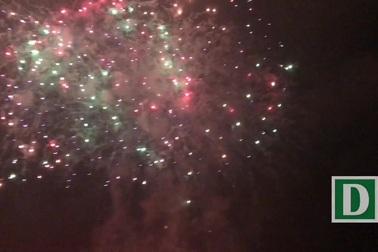 Màn trình diễn pháo hoa của chủ nhà Đà Nẵng - Việt Nam