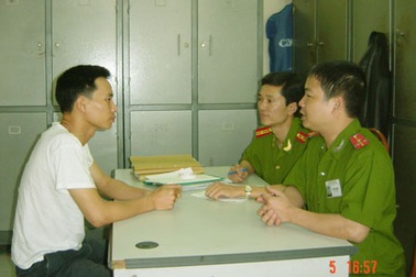 Ly kỳ chuyện hỏi cung tên giết người câm, điếc và mù chữ