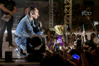 Vì sao người trẻ "thoát fan", quay lưng với thần tượng?