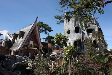 Du khách thích thú với ngôi nhà điên ở Đà Lạt