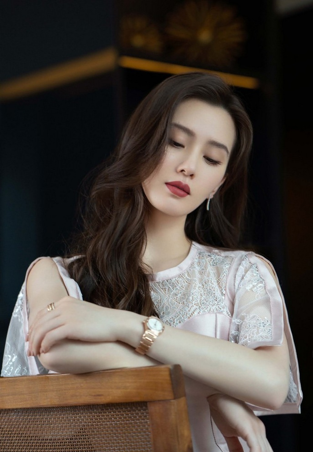 Lưu Thi Thi tái xuất sau hai năm ở ẩn - 4 Lưu Thi Thi tái xuất sau hai năm ở ẩn - 4