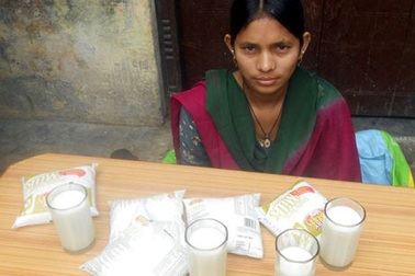 Kỳ lạ cô gái sống quanh năm bằng đồ uống