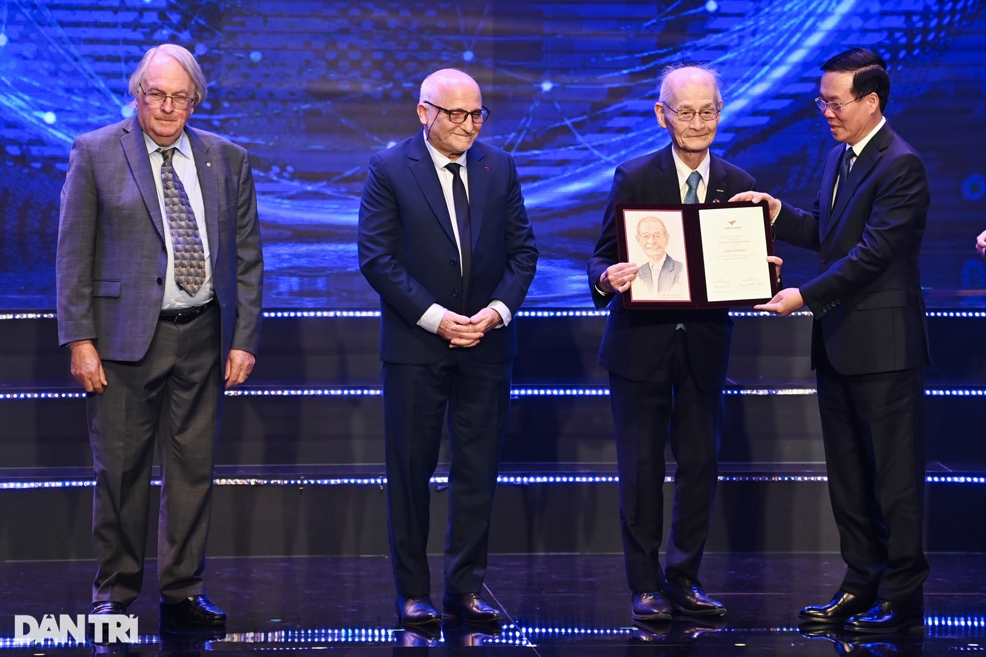 Toàn cảnh Lễ trao giải VinFuture 2023 vinh danh các nhà khoa học xuất chúng - 11 Toàn cảnh Lễ trao giải VinFuture 2023 vinh danh các nhà khoa học xuất chúng - 11