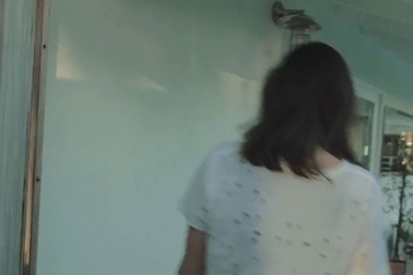 Miranda Kerr khoe tóc ngắn trẻ trung