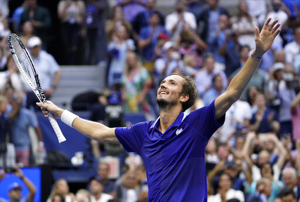 Tiết lộ nguyên nhân Medvedev thắng áp đảo Djokovic ở chung kết US Open - 2 Tiết lộ nguyên nhân Medvedev thắng áp đảo Djokovic ở chung kết US Open - 2