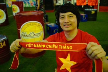 Doanh nghiệp khóa điện tử chi tiền tỷ tặng vé xem chung kết bóng đá Asiad 2018