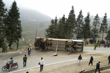 Hai ô tô tông nhau trên đường lên Sa Pa, 1 người chết, 4 người trọng thương