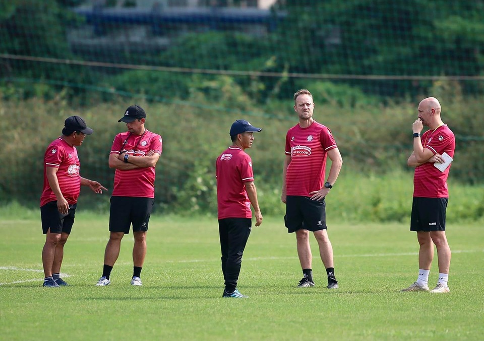 Thủ môn Bùi Tiến Dũng sẵn sàng cho ngày tái xuất V-League - 6 Thủ môn Bùi Tiến Dũng sẵn sàng cho ngày tái xuất V-League - 6