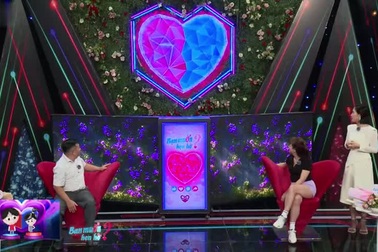 Mới gặp, người đàn ông 50 tuổi trăn trở một chuyện với mẹ đơn thân xinh đẹp