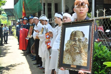 An táng Anh hùng phi công huyền thoại bắn rơi 7 máy bay Mỹ tại quê nhà Lai Vung