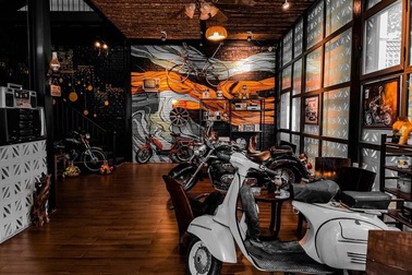 Quán cà phê xe cổ độc lạ ở Bắc Giang