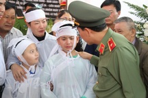 Trao bằng Tổ quốc ghi công 3 cảnh sát giao thông hy sinh ở đèo Bảo Lộc