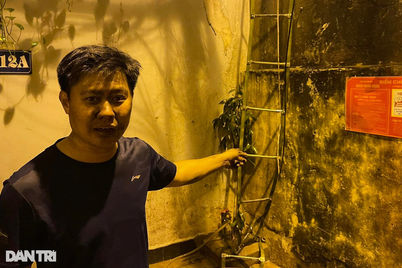 Chiếc thang dây thần kỳ trong vụ cháy chung cư mini ở Hà Nội - 1 Chiếc thang dây thần kỳ trong vụ cháy chung cư mini ở Hà Nội - 1