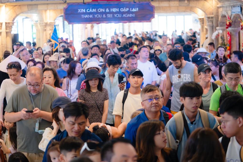 Gần 40 chuyến bay quốc tế mỗi ngày, du lịch Phú Quốc bội thu dịp Tết - 1 Gần 40 chuyến bay quốc tế mỗi ngày, du lịch Phú Quốc bội thu dịp Tết - 1