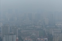 Trời Hà Nội mù mịt trong ngày ô nhiễm không khí ở tốp đầu thế giới