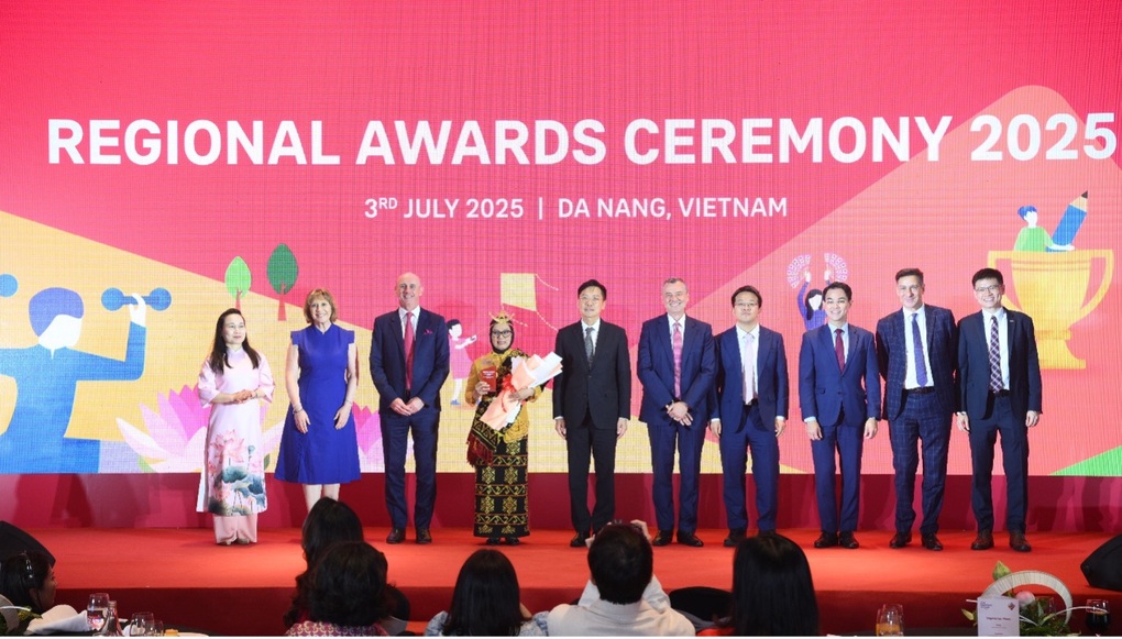 AIA ភាសាអង់គ្លេស ភាសាអង់គ្លេស - ២ AIA vinh danh các trường đoạt giải trong cuộc thi trường học lành mạnh nhất - 2