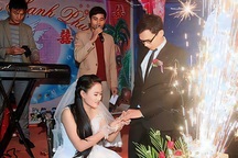 Người phụ nữ 3 lần thoát chết, ngồi xe lăn kiếm tiền tỷ