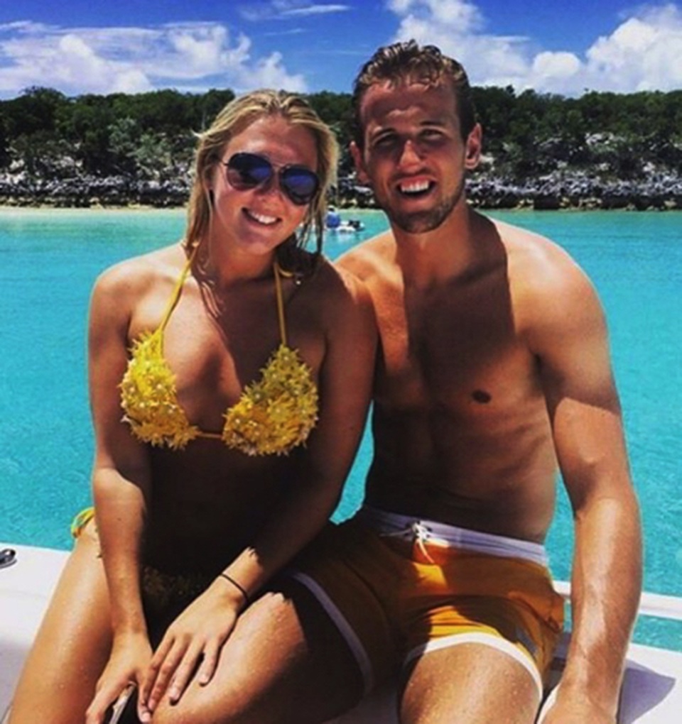 Ngắm dàn mỹ nhân nóng bỏng cổ vũ cho Tottenham - 6