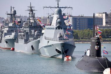 Ukraine cảnh báo "điều bất ngờ" với Crimea, Nga gấp rút hành động