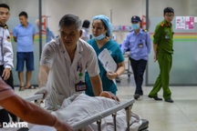 Vụ ô tô tông 17 xe máy: Cập nhật sức khỏe bé 3 tuổi bị đa chấn thương