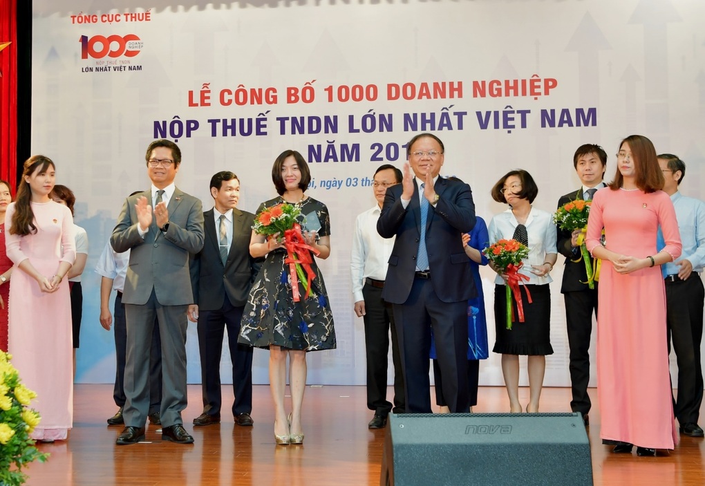 Vietcombank - Xứng danh đơn vị anh hùng - 2 Vietcombank - Xứng danh đơn vị anh hùng - 2