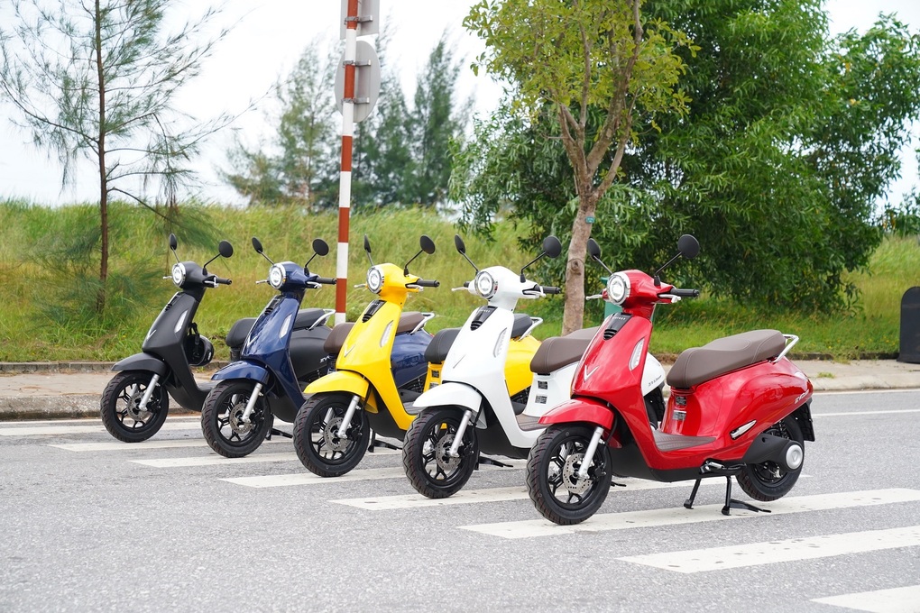 Thị trường xe máy điện: Nhiều tên tuổi mới tham gia, VinFast vững vàng ngôi vương - 1 Thị trường xe máy điện: Nhiều tên tuổi mới tham gia, VinFast vững vàng ngôi vương - 1