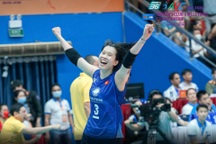 Bóng chuyền nữ Việt Nam thắng CLB Trung Quốc, gây địa chấn ở giải châu Á