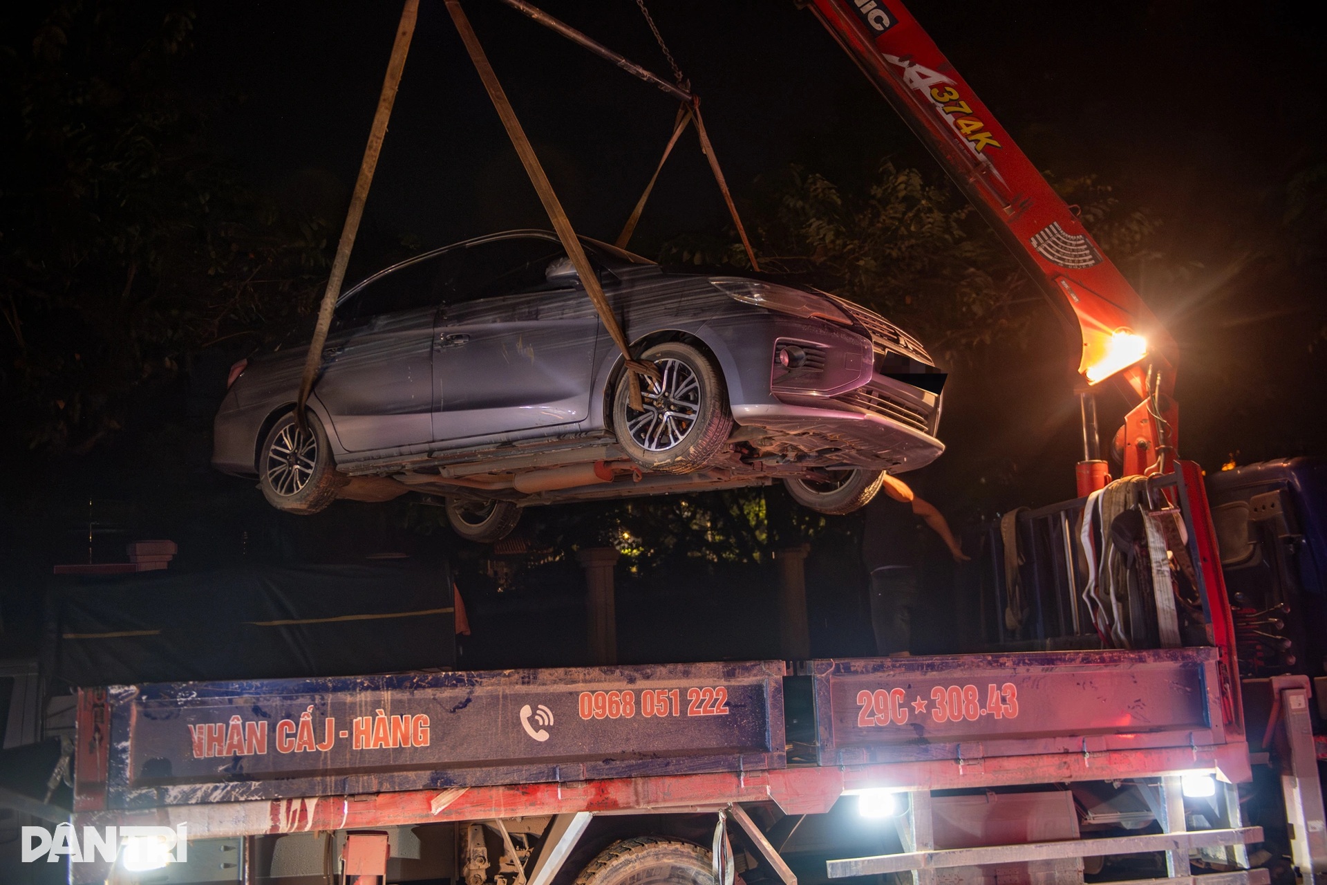 Xuyên đêm cứu hộ hàng trăm ô tô sau ngập lụt ở Thái Nguyên - 12