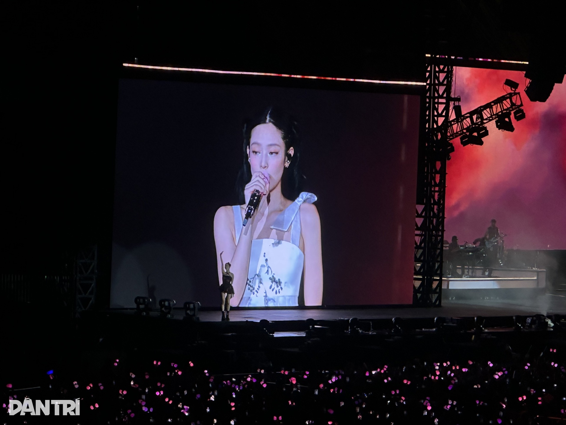 Blackpink chiều lòng khán giả Việt trong đêm nhạc 30.000 người xem - 13 Blackpink chiều lòng khán giả Việt trong đêm nhạc 30.000 người xem - 13