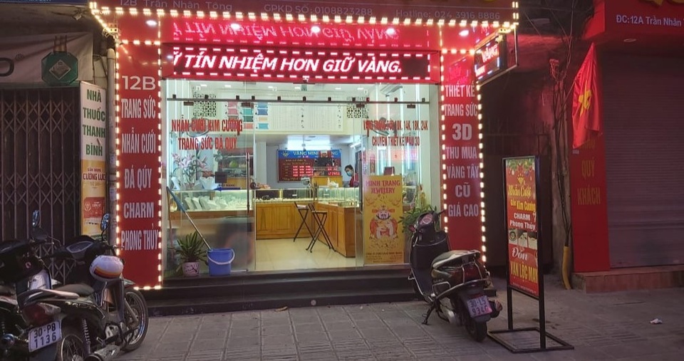 Cảnh tượng lạ lùng ngày vía Thần tài: Nơi đông đúc, chỗ vắng hoe - 7 Cảnh tượng lạ lùng ngày vía Thần tài: Nơi đông đúc, chỗ vắng hoe - 7