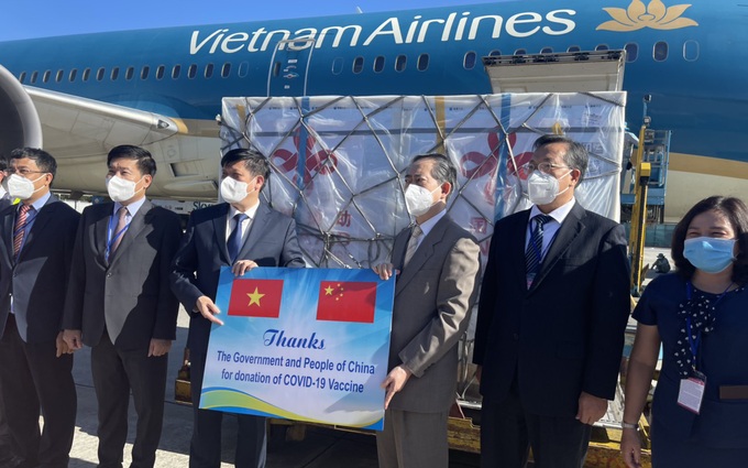 Vietnam Airlines vận chuyển an toàn 500.000 liều vaccine về Hà Nội