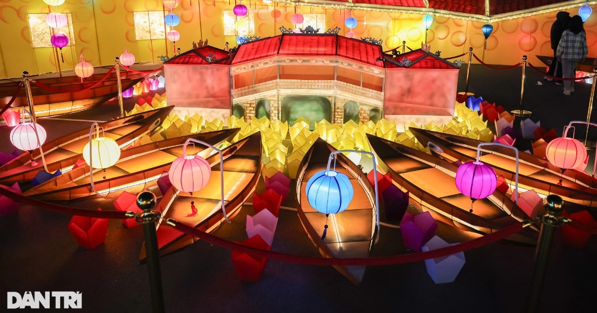 View - Đèn lồng khổng lồ 70m làm khách Nhật bất ngờ: Người Việt quá sáng tạo! | Báo Dân trí