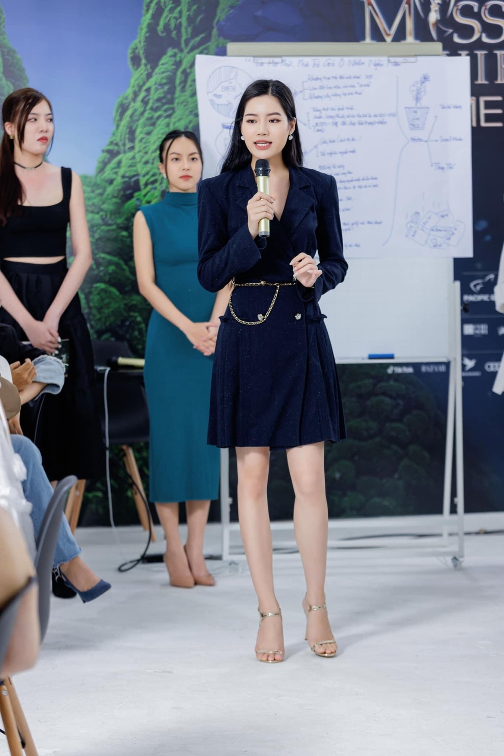 Nhan sắc đời thường quyến rũ của người đẹp Cao Bích Ngọc - 6 Nhan sắc đời thường quyến rũ của người đẹp Cao Bích Ngọc - 6
