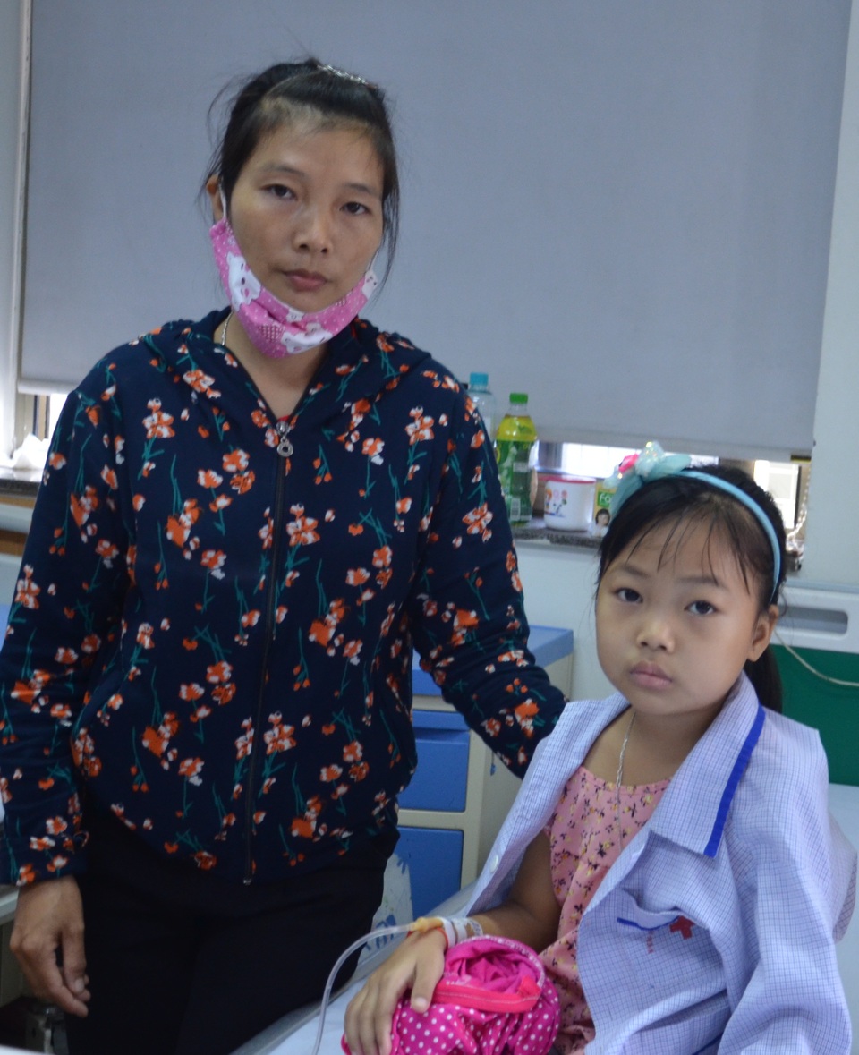 Bạn đọc Dân trí tiếp tục giúp đỡ người mẹ góa nuôi con mắc bệnh hiểm nghèo - 3 Bạn đọc Dân trí tiếp tục giúp đỡ người mẹ góa nuôi con mắc bệnh hiểm nghèo - 3