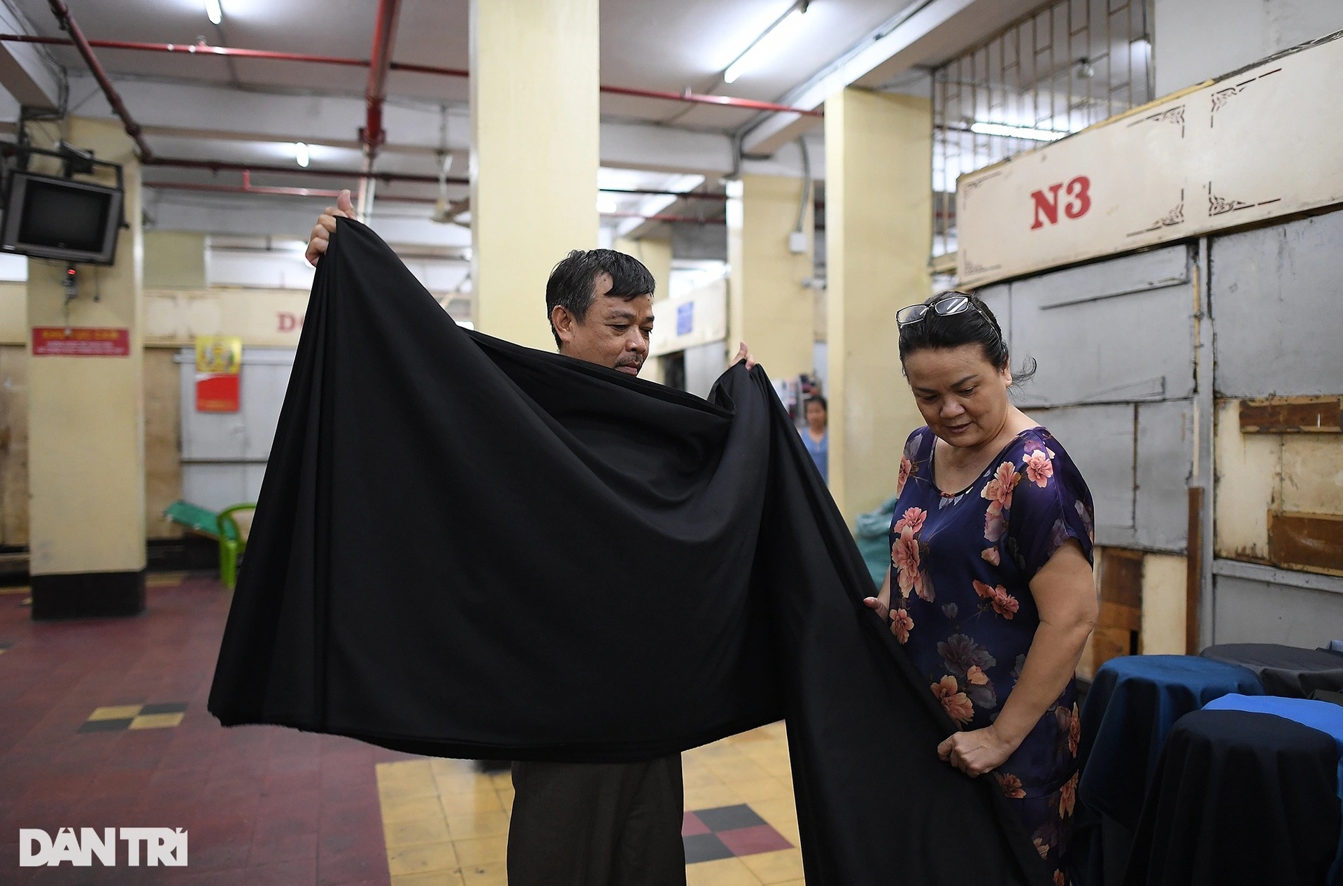 Loạt chợ lớn nhất TPHCM ế ẩm, nhiều tiểu thương bỏ sạp nghỉ kinh doanh - 15 Loạt chợ lớn nhất TPHCM ế ẩm, nhiều tiểu thương bỏ sạp nghỉ kinh doanh - 15