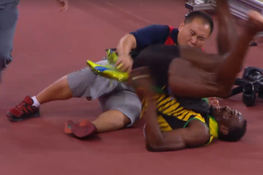 Usain Bolt bị “hạ ngọt” bởi phóng viên quay phim