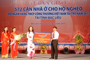 VietinBank trao 572 căn nhà cho các hộ nghèo ở tỉnh Bạc Liêu