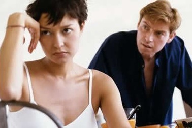 10 hành vi phản cảm của phái nữ