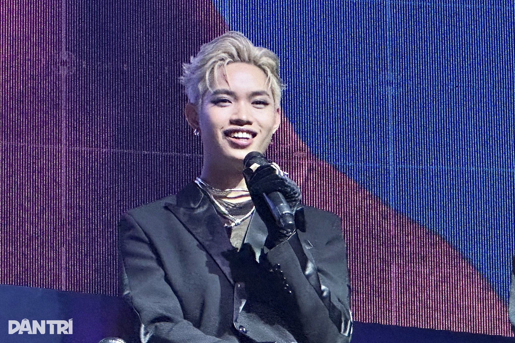 Rapçi Phap Kieu, cinsiyetsiz tarzıyla tartışma yaratan HIEUTHUHAI hakkında konuşuyor - 2 Rapper Pháp Kiều nói về HIEUTHUHAI, phong cách phi giới tính gây tranh cãi - 2