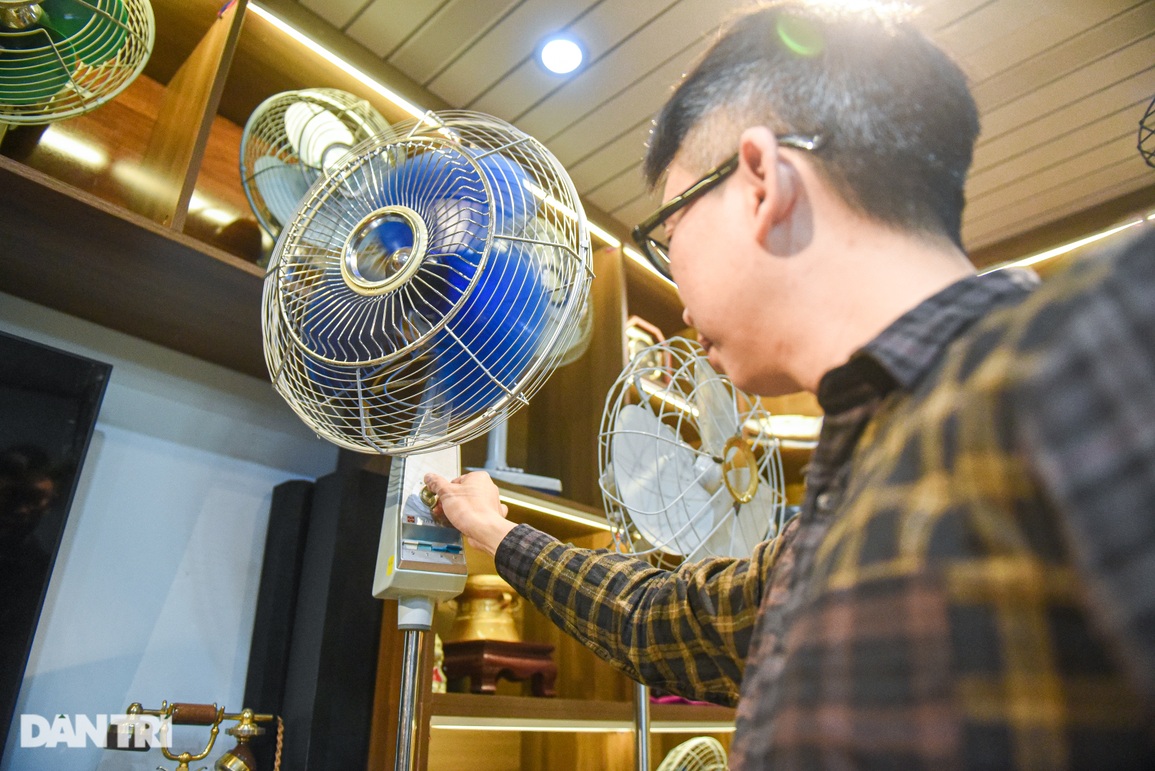 Đôi quạt cổ khổng lồ, 50 năm tuổi giá trăm triệu đồng của ông bố ở Hà Nội - 4 Đôi quạt cổ khổng lồ, 50 năm tuổi giá trăm triệu đồng của ông bố ở Hà Nội - 4