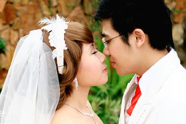 “Sao mai” Tùng Lâm cưới giải nhất thính phòng Phương Mai