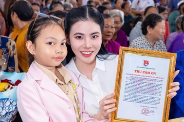 Á hậu Lê Kim Khỏe hạnh phúc khi dành dụm cát-xê làm điều ý nghĩa