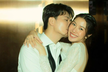 Á hậu Thúy Vân: "Lấy chồng hơn 10 tuổi, tôi luôn được làm... em bé"